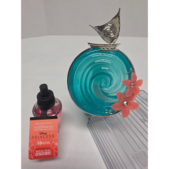 Bath & Body Works Disney Princess Moana Wallflower Plug In + Matching Wallflower - Picture 1 of 6